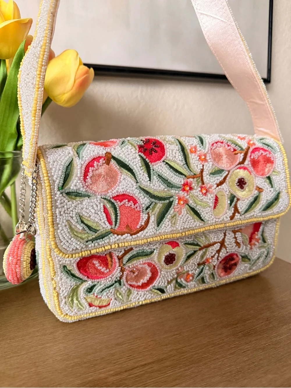 Viral handmade beaded shoulder bag vibrant peach floral pattern - Picture 2 of 5
